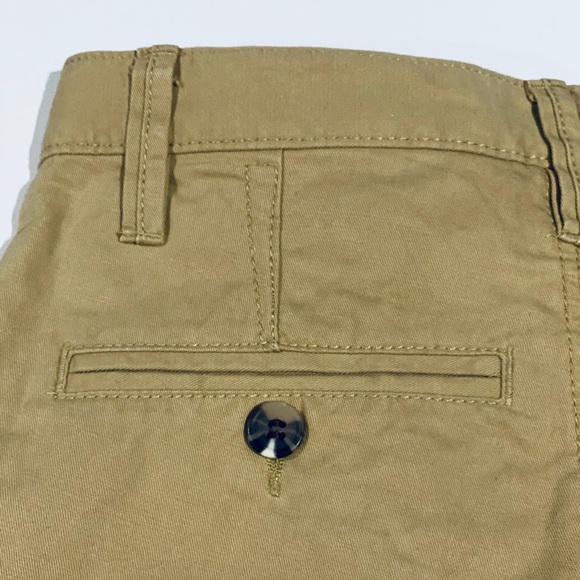 Classic Chino Shorts Size 8-9Y - Picture 11 of 11